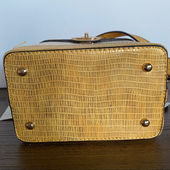 Isabelle Handbag Vegan Box purse - Picture 4 of 9